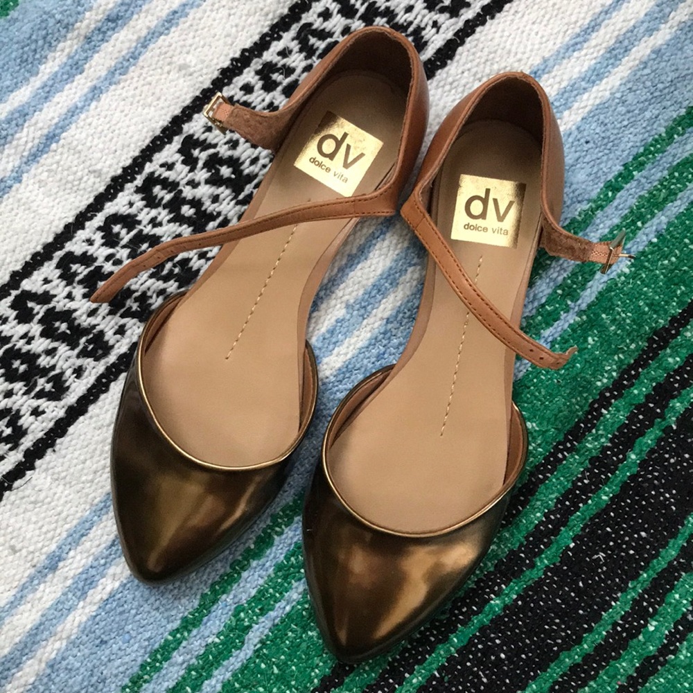 Dolce Vita flats.